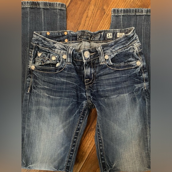 Girls Miss Me Jeans - Picture 2 of 4